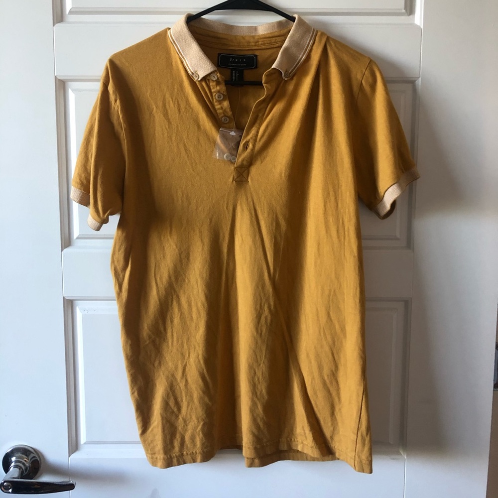 Men’s mustard polo tee
